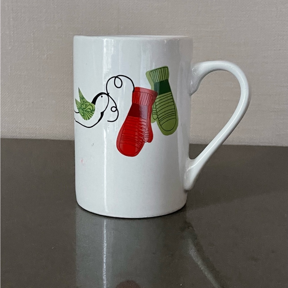 2011 Starbucks Christmas mug 10 oz bird mittens red green holiday coffee cup tea